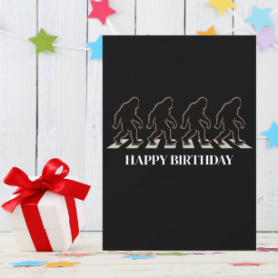 Invitación Cumpleaños Bigfoot Silhouette Crossing Street Funn