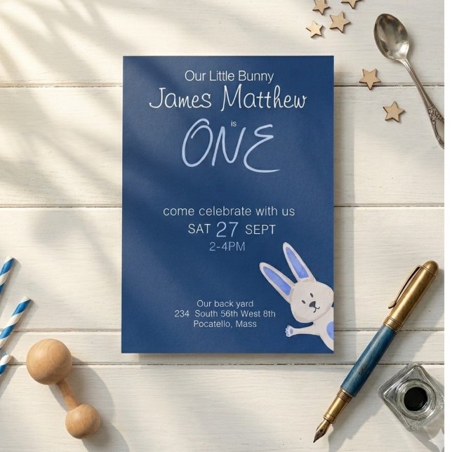 Invitación Cumpleaños caprichoso moderno de conejo azul (Subido por el creador)