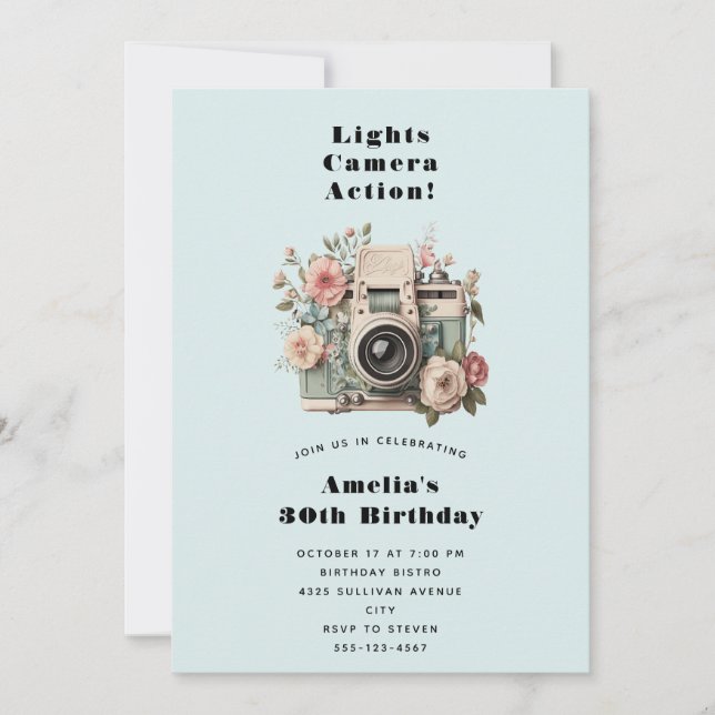 Invitación Cumpleaños con imagen retro de cámara con flores (Anverso)
