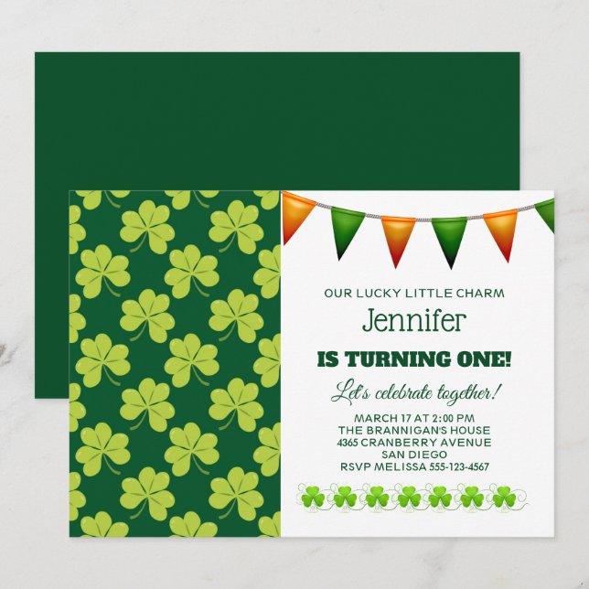 Invitación Cumpleaños con patrón de trébol verde lindo (Anverso / Reverso)
