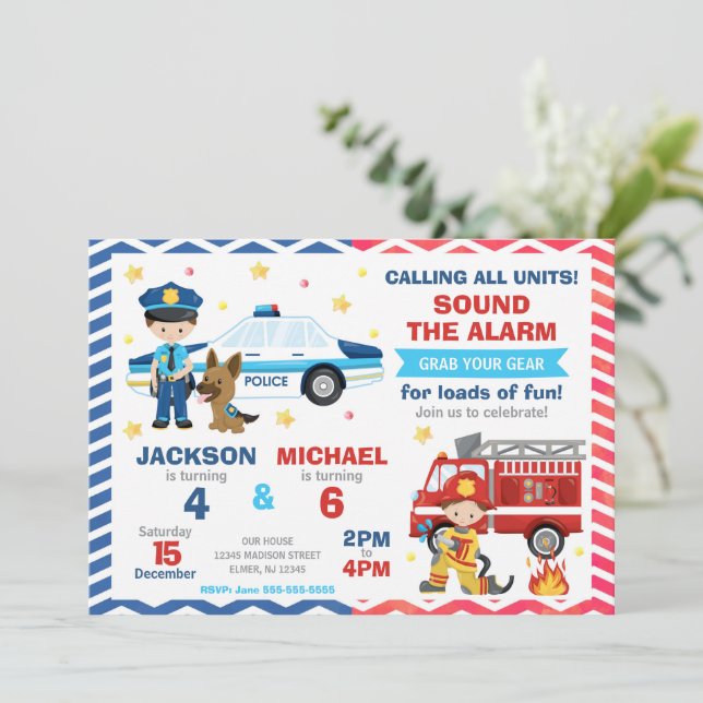 Invitación Cumpleaños conjunto de policía y bombero (Anverso de pie)
