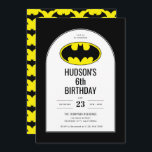 Invitación Cumpleaños de Batman Shield Kids<br><div class="desc">Prepárense para una celebración épica con esta invitación de cumpleaños del personalizable Batman Shield Kids. Con el emblemático logotipo del escudo Batman y texto dinámico y atrevido, esta invitación prepara el escenario para un inolvidable fiesta de superhéroes. Personalízalo con los detalles de tu evento para crear una invitación única y...</div>