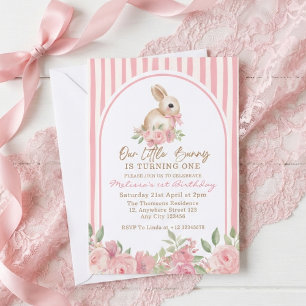 Invitación Cumpleaños de conejito floral rosa cumpliendo uno