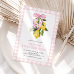 Invitación cumpleaños de Coquette<br><div class="desc">Coquette Lemon cumpleaños con arco rosa y gingham rosa.</div>