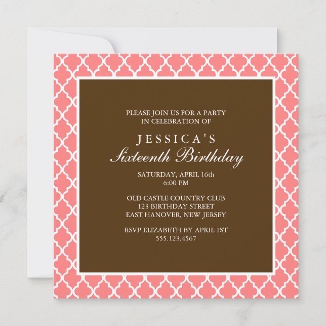 Invitación Cumpleaños de Coral y Brown Elegante Quatrefoil (Anverso)