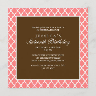 Invitación Cumpleaños de Coral y Brown Elegante Quatrefoil