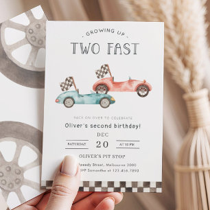 Invitación Cumpleaños de dos coches de carreras azules y rojo