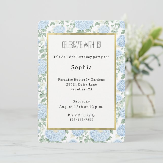 Invitación Cumpleaños de flores blancas azul claro bonitas (Anverso de pie)