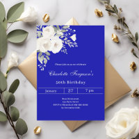 cumpleaños de flores blancas azules reales