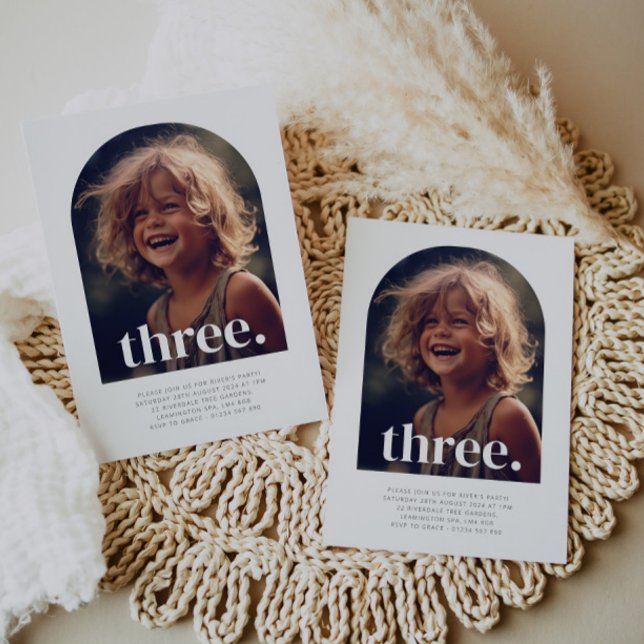 Invitación Cumpleaños de foto de tres arcos (Three Arched Photo First Birthday Invitation)