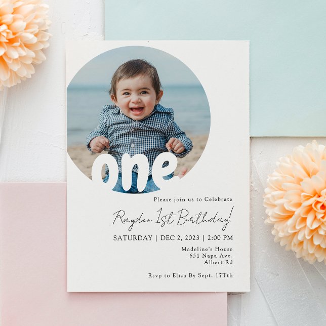 Invitación Cumpleaños de foto redonda de bebé simple moderno (Subido por el creador)