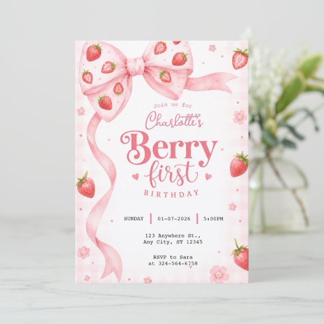 Invitación Cumpleaños de Fresa con Lazo Rosa para la Primera  (Anverso de pie)