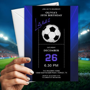 Invitación Cumpleaños de Fútbol Azul Púrpura Moderno y Elegan