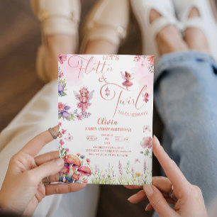 Invitación cumpleaños de hadas revoloteando y girando por pri