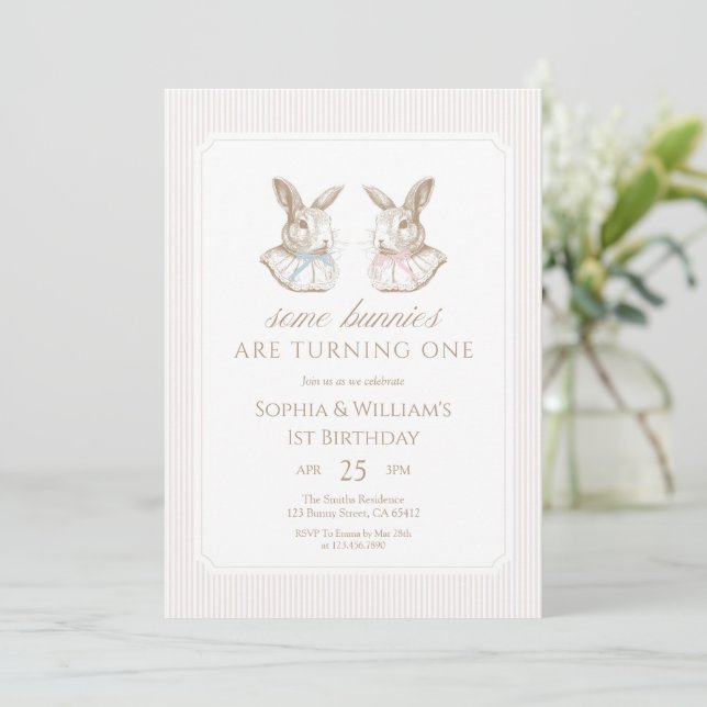 Invitación Cumpleaños de hermanos Some Bunnies Are Turning On (Anverso de pie)
