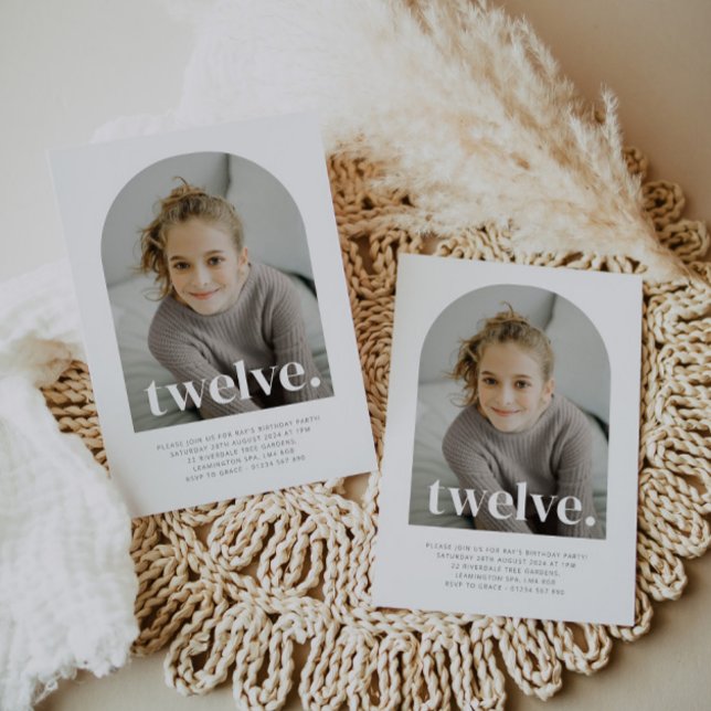 Invitación Cumpleaños de la Foto de Doce Arcos (Twelve Arched Photo First Birthday Invitation)