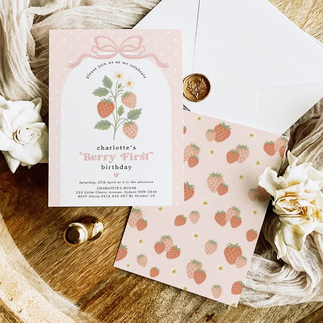 Invitación Cumpleaños de la primera fresa Pastel Blush Berry (Subido por el creador)