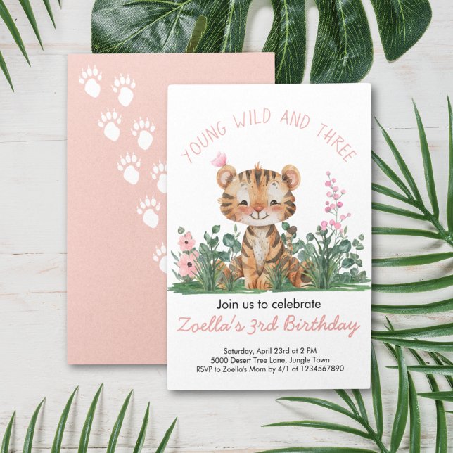 Invitación Cumpleaños de la Selva Safari de chica (Safari Jungle 3rd Birthday Young Wild and Three Tiger Greenery Pink Birthday Invitation)