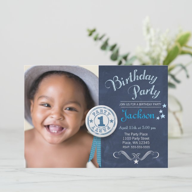 Invitación Cumpleaños de Niño con Pizarra Negra Moderna para  (Anverso de pie)