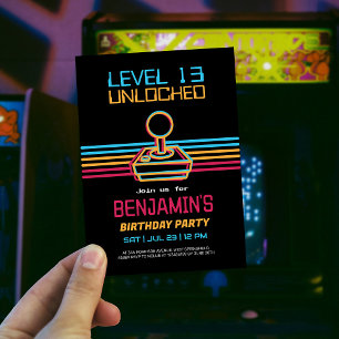 Invitación Cumpleaños de niño jugador de videojuegos retro