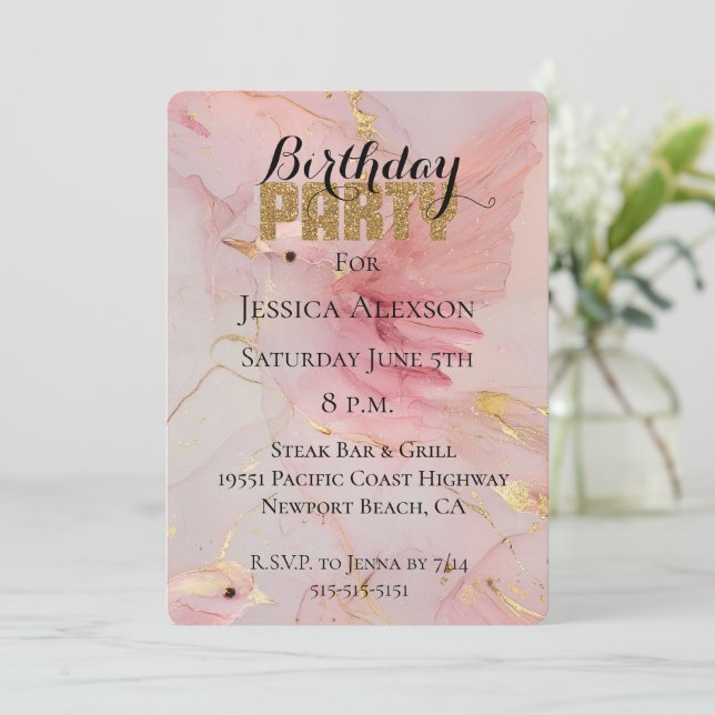 Invitación Cumpleaños de pájaros rosa claro con purpurina dor (Anverso de pie)