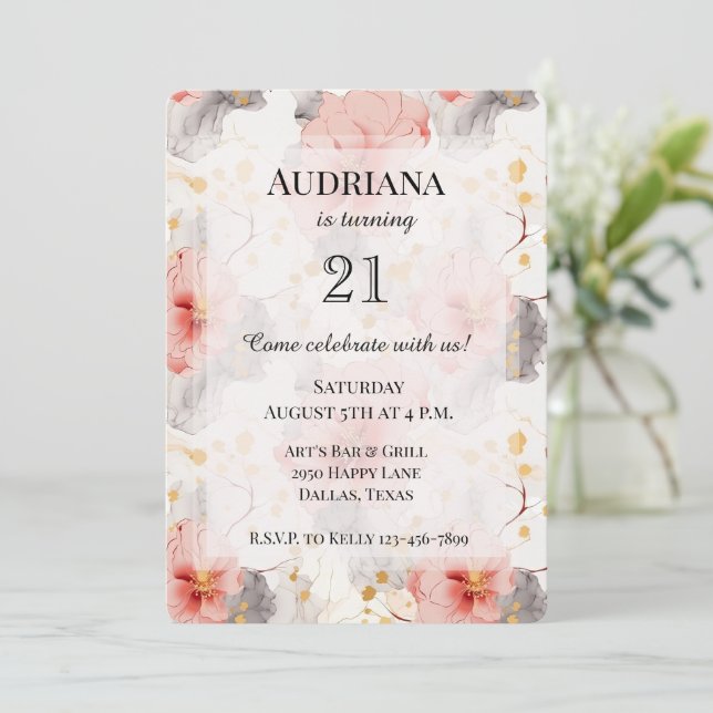 Invitación Cumpleaños de Rubor Coral Gray Floral (Anverso de pie)