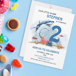 Invitación Cumpleaños de tiburón pequeño con agua de edad acu