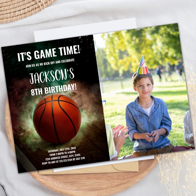 Invitación Cumpleaños del Baloncesto en la Nube Verde y Blanc (Green White Cloud Basketball Invitations photo)