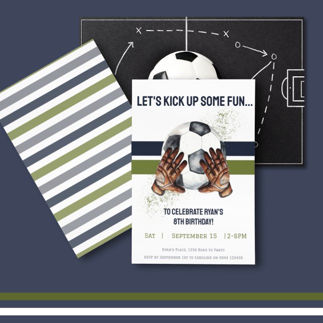 Invitación Cumpleaños del equipo deportivo infantil Green Blu (Soccer Football Sports Game Time Let's Kick Up Fun Birthday Party Invitation)