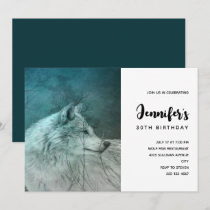 Invitación Cumpleaños del hermoso lobo gris en un bosque oscu