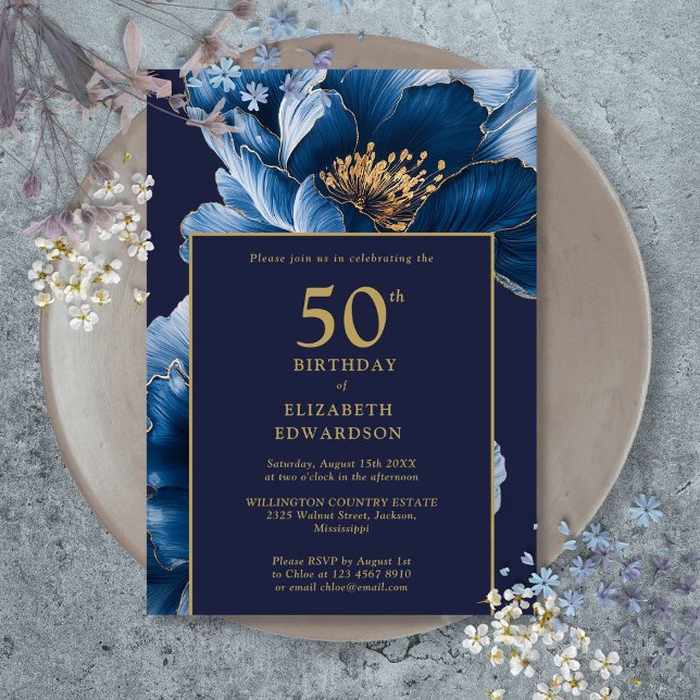 Invitación Cumpleaños elegante con flores azules modernas (Modern Navy Blue Floral Elegant Birthday Invitation)