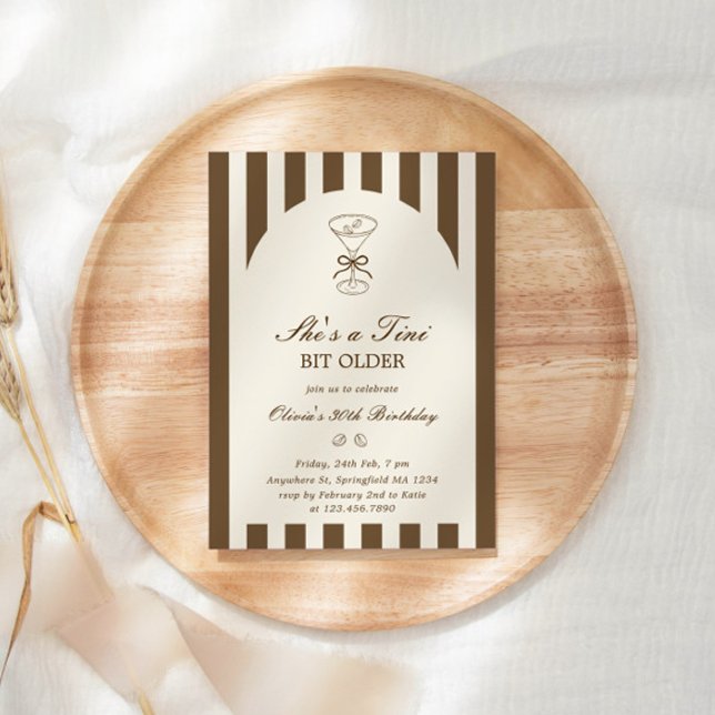 Invitación Cumpleaños Ella Es Un Poco Mayor Café Martini (Subido por el creador)