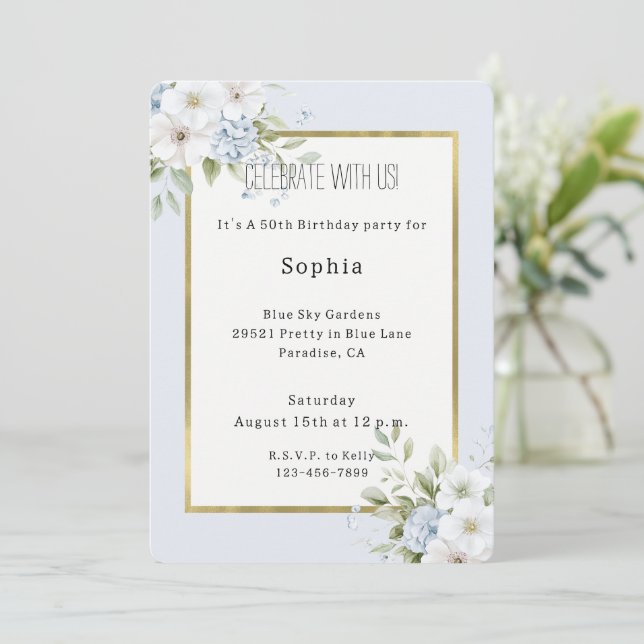 Invitación Cumpleaños Floral Blanco Azul Bonito (Anverso de pie)