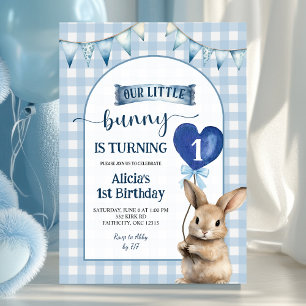 Invitación Cumpleaños floral de conejito coquette azul polvor