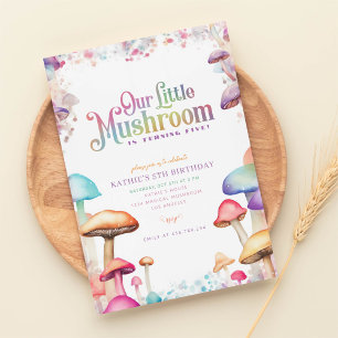 Invitación cumpleaños mágico de champiñones pastel