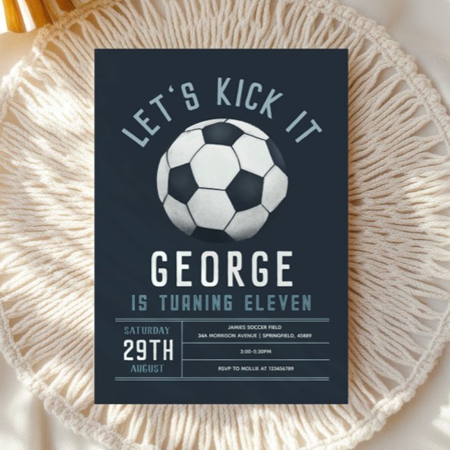Invitación Cumpleaños moderno de fútbol para niños en azul (Subido por el creador)