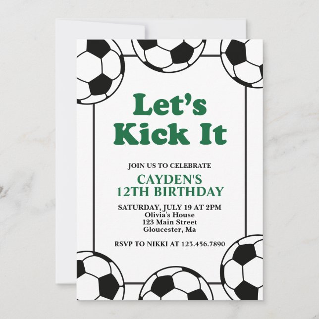 Invitación Cumpleaños negro y verde del fútbol (Anverso)