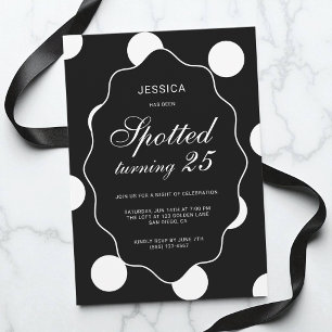 Invitación Cumpleaños número 25 con lunares negros