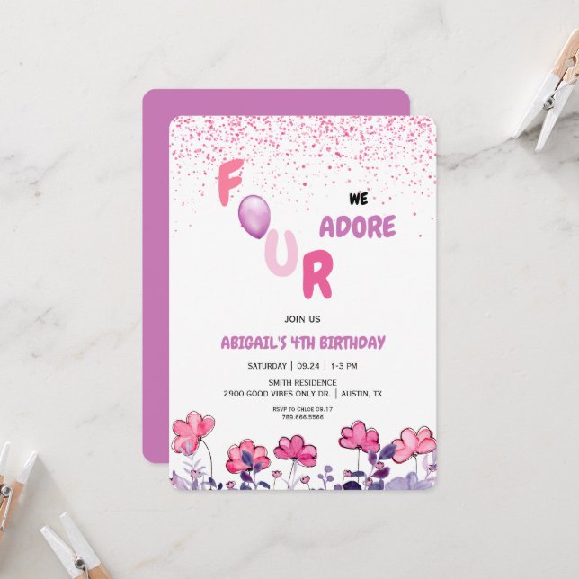 Invitación Cumpleaños número 4 de Four We Adore Glitter rosa  (Anverso/Reverso In Situ)