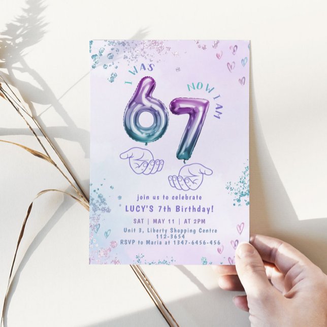 Invitación Cumpleaños número 7 de niños con meme glitter Seis (Subido por el creador)