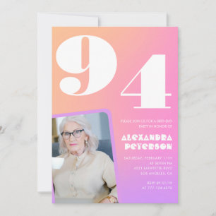 Invitación Cumpleaños número 94 con gradiente retro rosa
