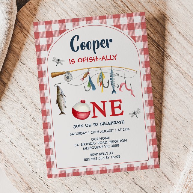 Invitación Cumpleaños número uno moderno de rojo a cuadros Of (Ofishally One Invitation Template, Ofishally One Invite, Boys Birthday Invitation Ofishally One
)