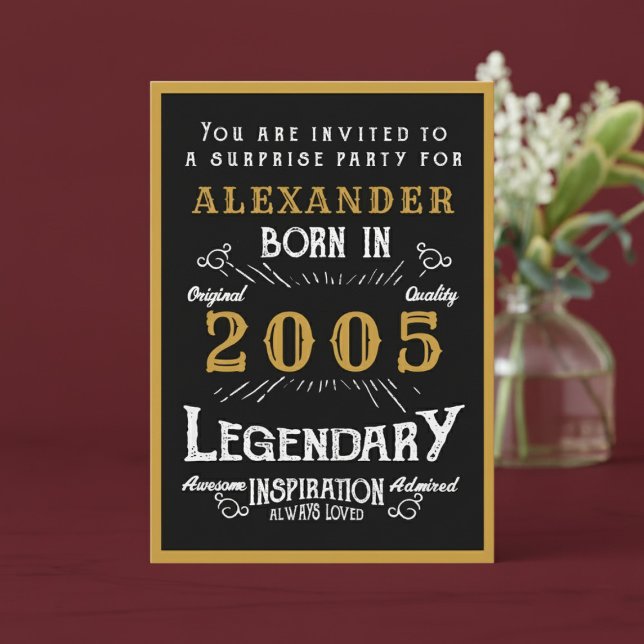Invitación Cumpleaños personalizado 21 2005 Leyenda negro oro (2005 birthday invitation. Red background.)
