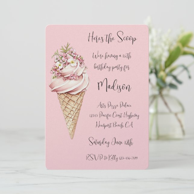 Invitación Cumpleaños Pink Floral Here's the Scoop (Anverso de pie)