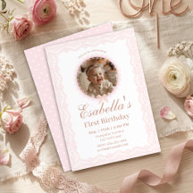 Cumpleaños primero con encaje rosa, niña