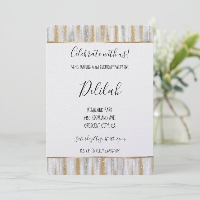 Invitación Cumpleaños Rayas Glam Plata Dorado (Anverso de pie)