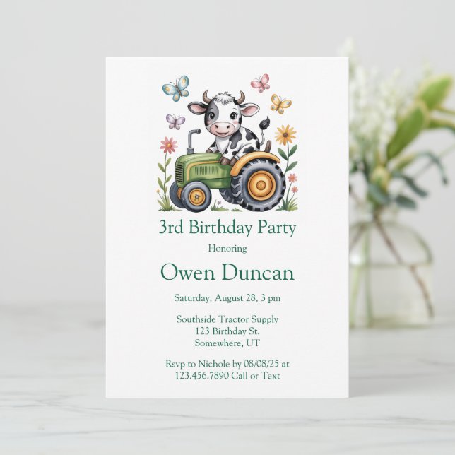 Invitación Cute Cow on Tractor Boy Birthday Party  (Anverso de pie)