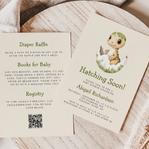 Invitación Cute Dinosaur Hatching Soon Código QR Baby Shower