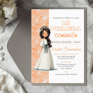Invitación Cute Girl Peach Background Spanish First Communion