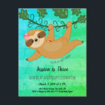 Invitación Cute Slote Tropical Girly Birthday Party<br><div class="desc">Pequeña y pequeña pereza de la jungla en la vid con un amigo de la mariposa. Fondo texturado de color de agua rayado. Todo el texto es ajustable y fácil de usar. Obra de Valarie Wade.</div>